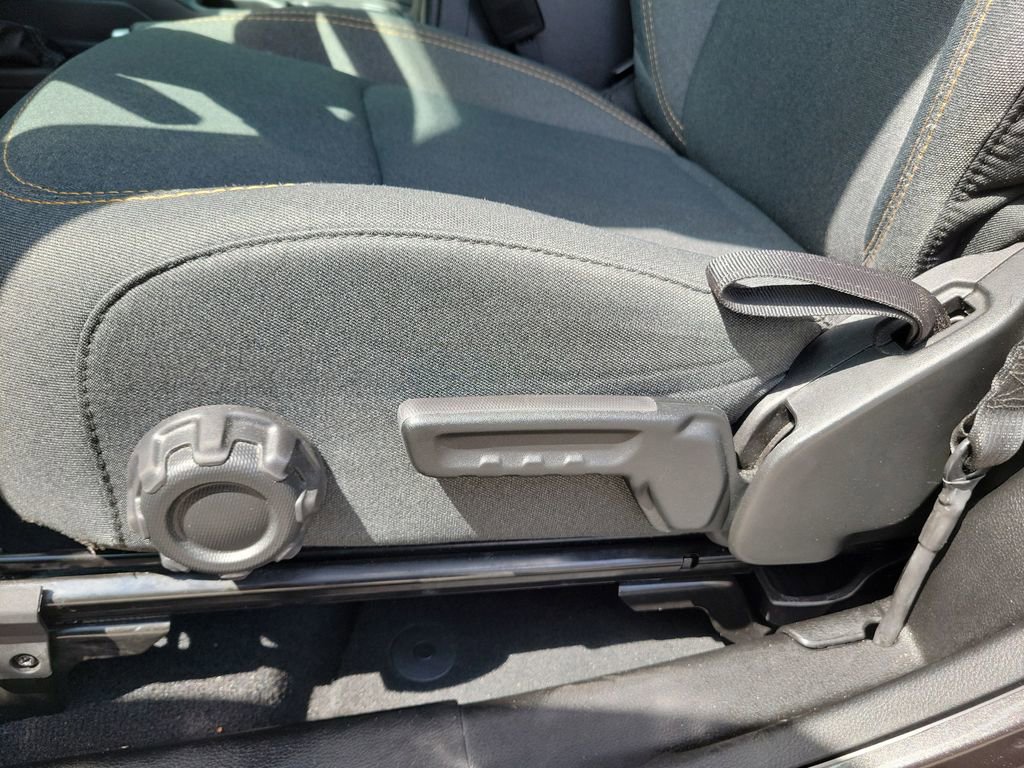 Used 2024 Jeep Wrangler Sport image 18