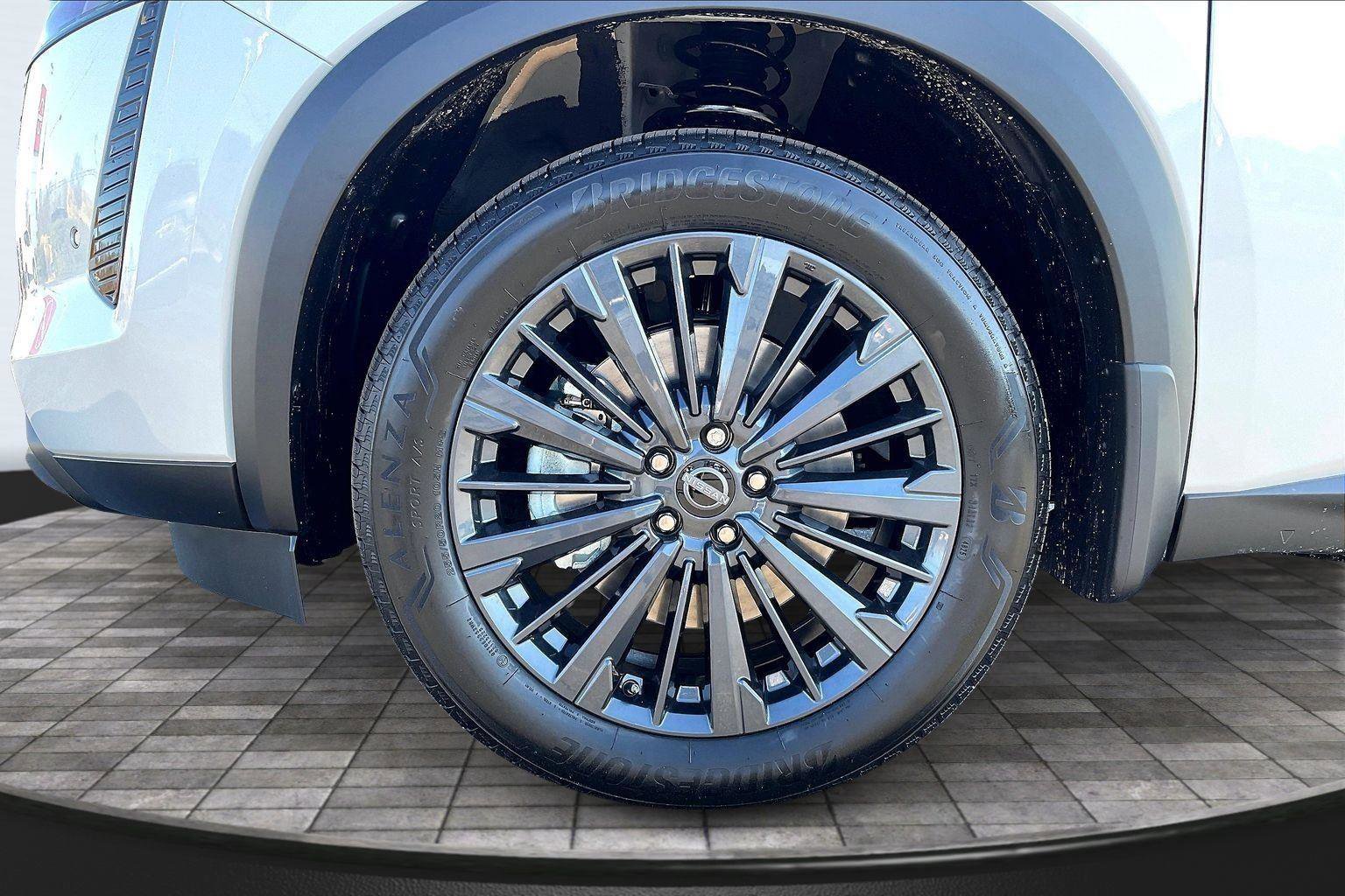 New 2026 Nissan Pathfinder SL image 12