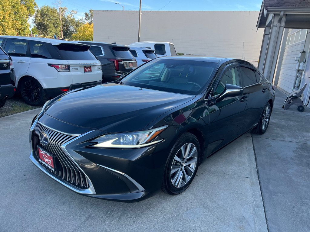 Used 2020 Lexus ES 300h w/ Accessory Package 2 FWD image 3