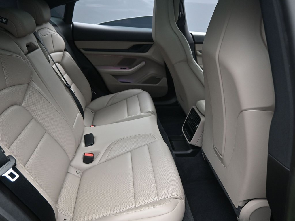 Used 2023 Porsche Taycan image 30