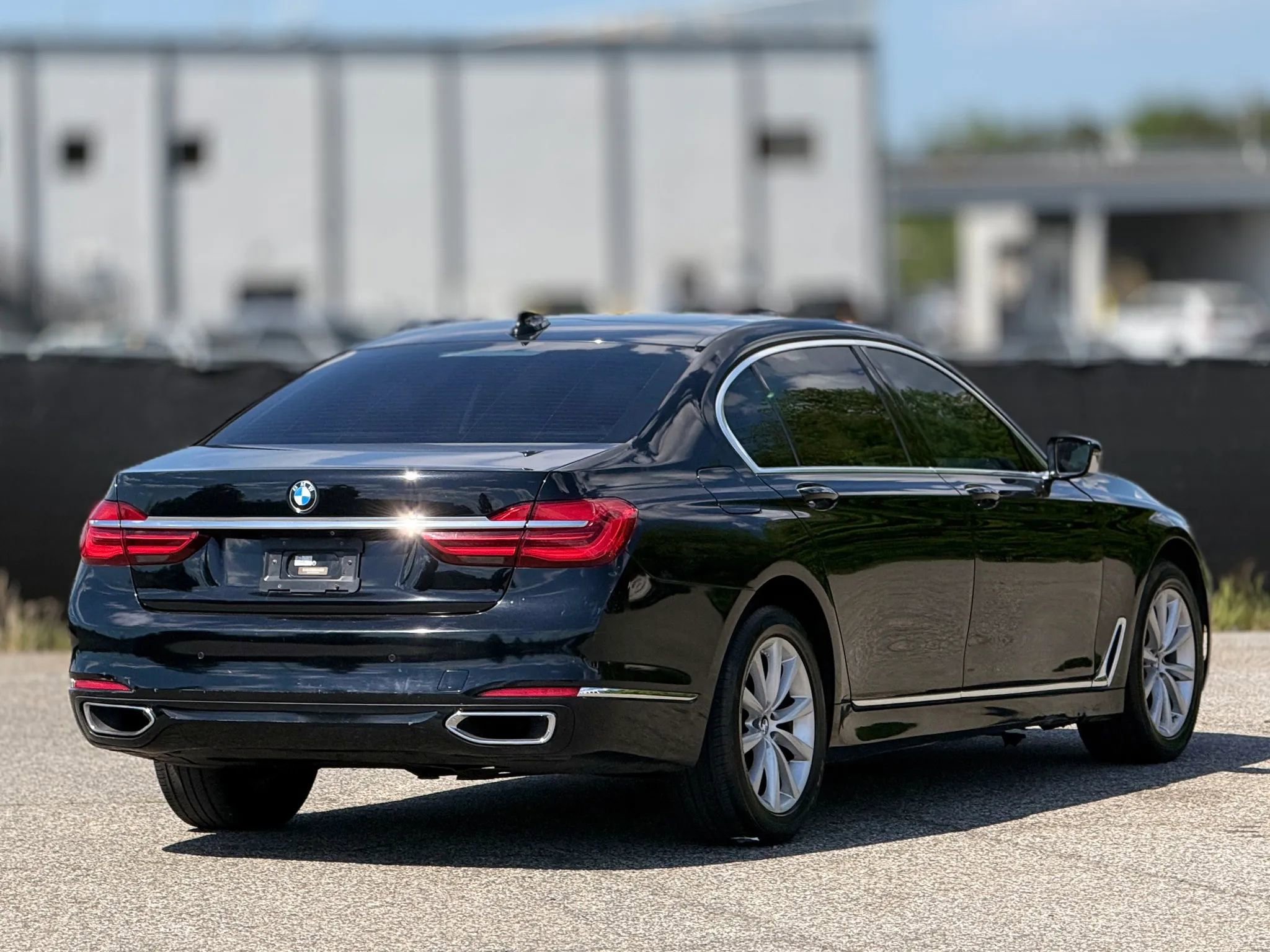 Used 2018 BMW 740i RWD image 9