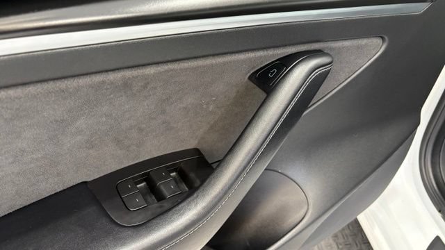 Used 2022 Tesla Model 3 RWD image 15