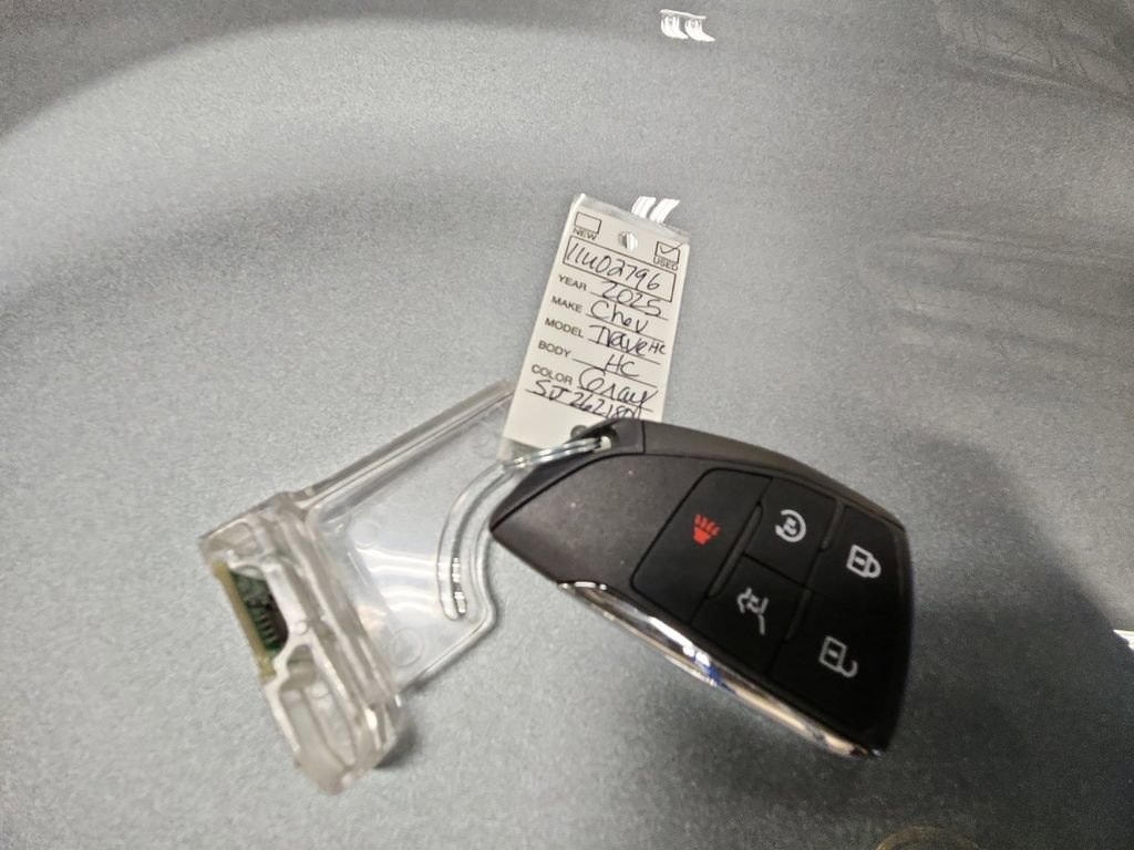 Certified 2025 Chevrolet Traverse High Country w/ LPO, Illumination Package image 32