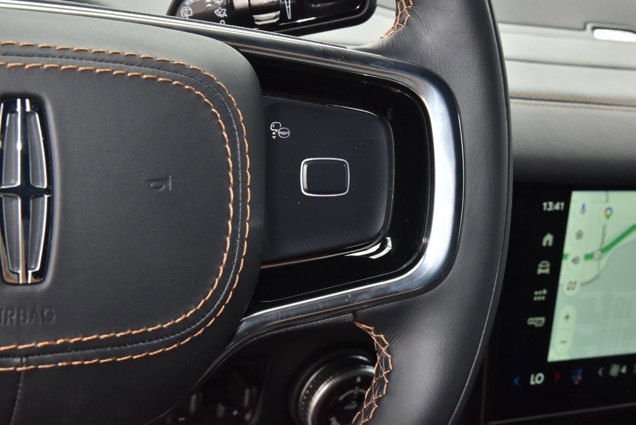 New 2026 Lincoln Navigator L Black Label AWD/4WD image 25