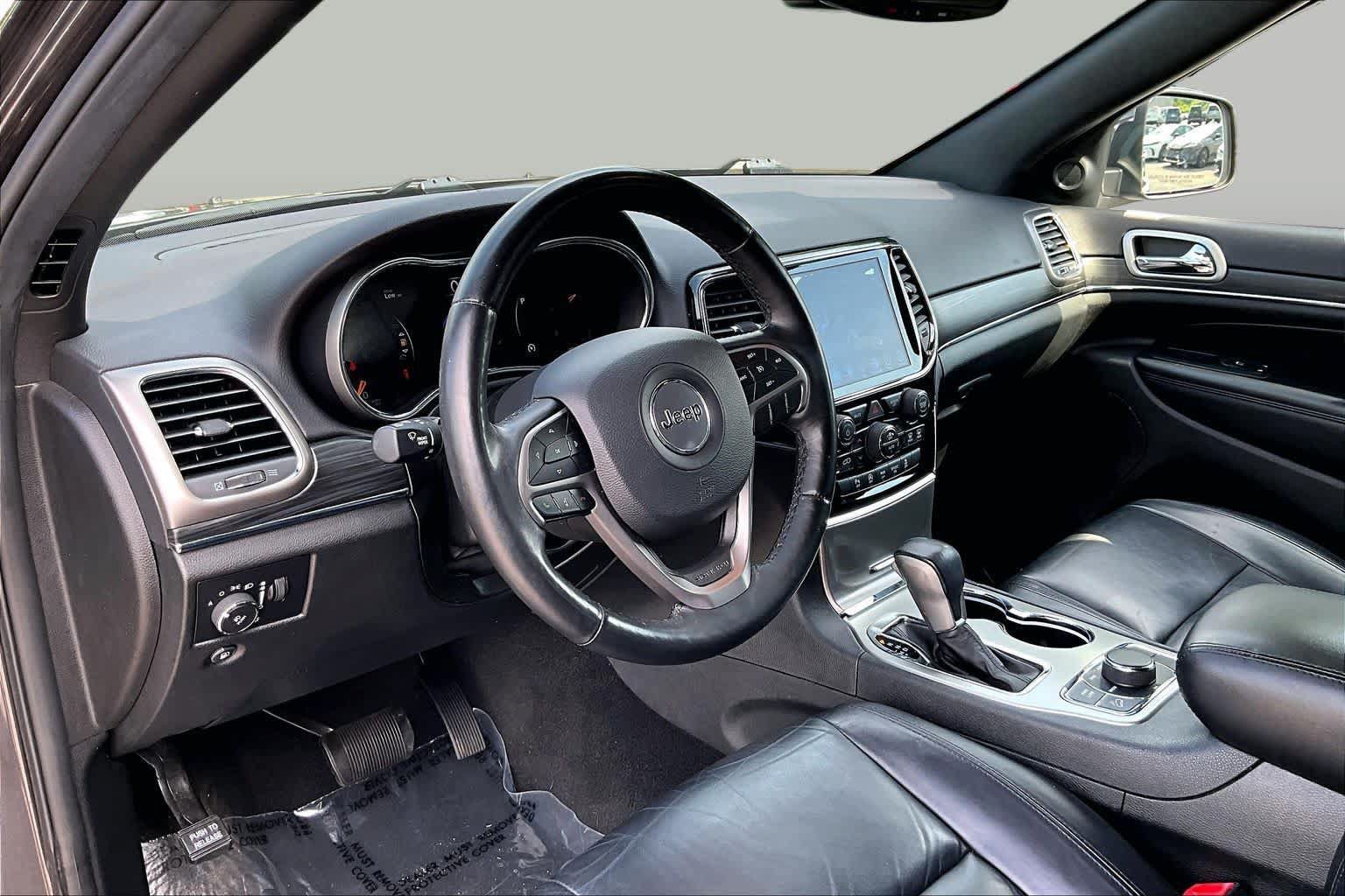 Used 2019 Jeep Grand Cherokee Limited AWD/4WD image 18