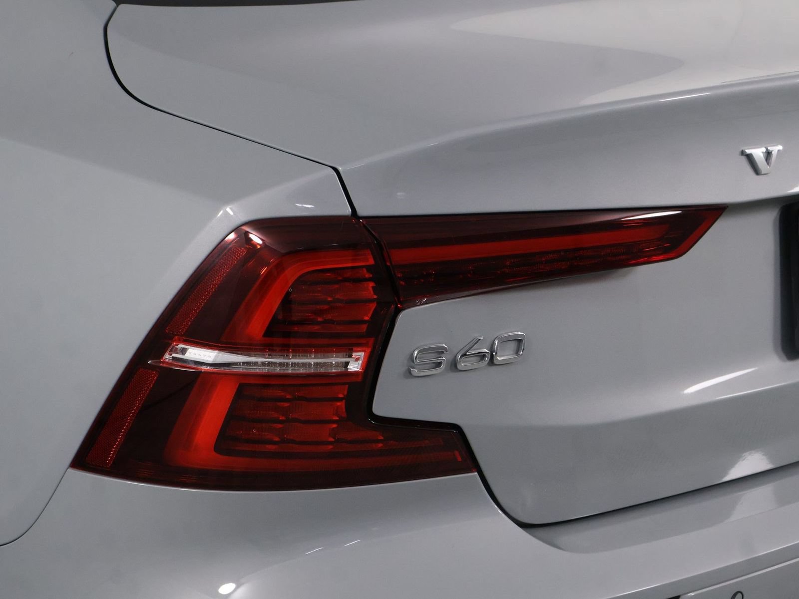 Certified 2024 Volvo S60 T8 Plus AWD/4WD image 18