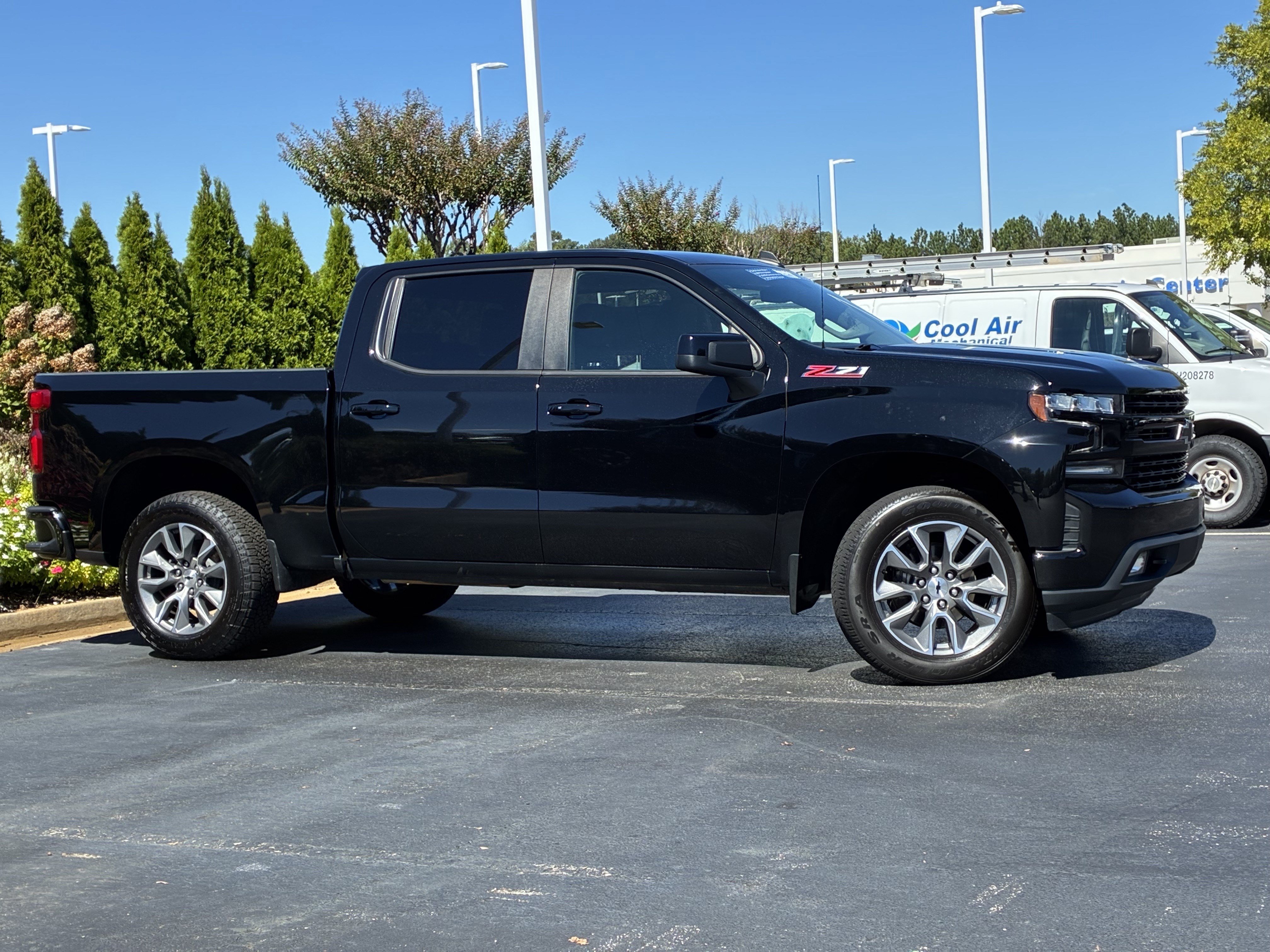 Used 2021 Chevrolet Silverado 1500 RST w/ LPO, Blackout Package AWD/4WD image 3