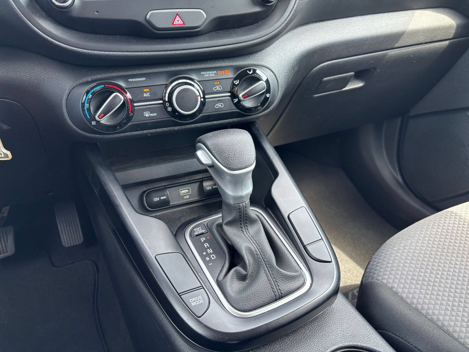 Used 2025 Kia Soul LX w/ LX Technology Package FWD image 38