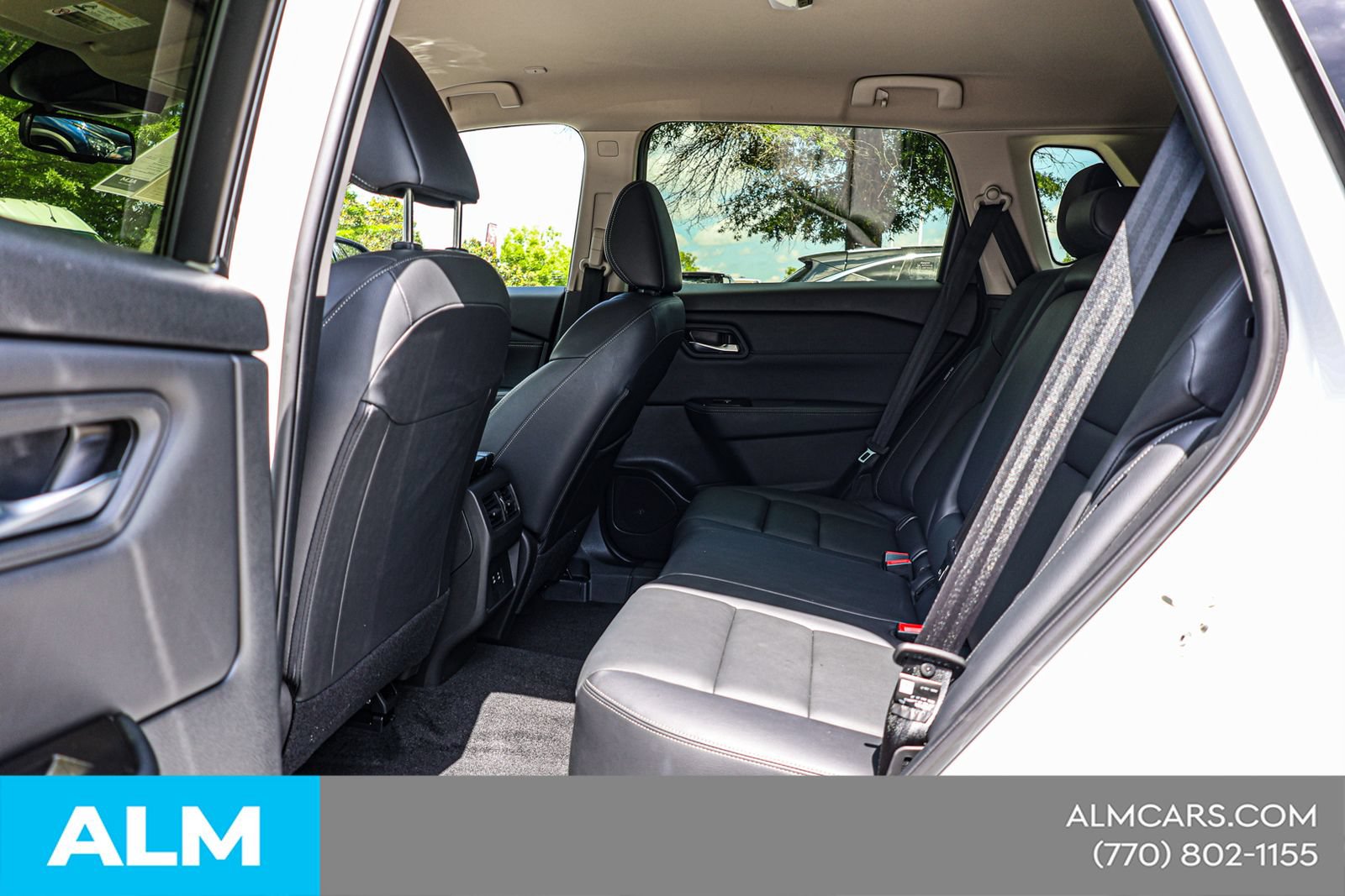 Used 2025 Nissan Rogue SL FWD image 19
