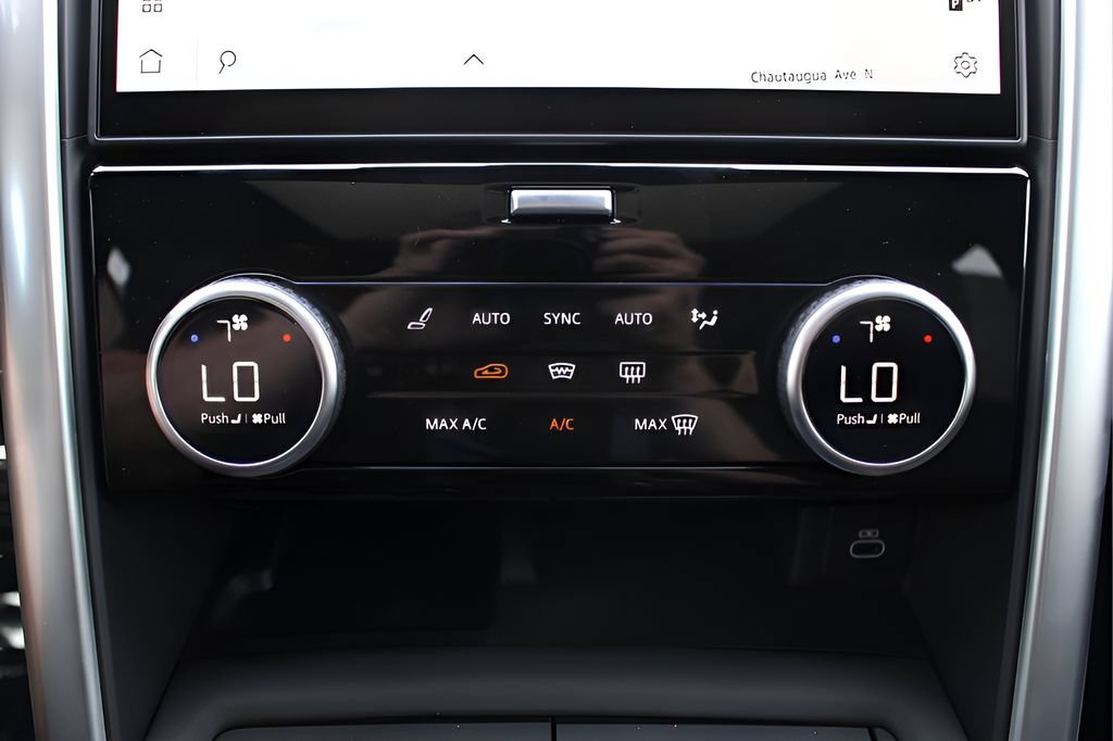 New 2025 Land Rover Discovery Dynamic SE AWD/4WD image 24