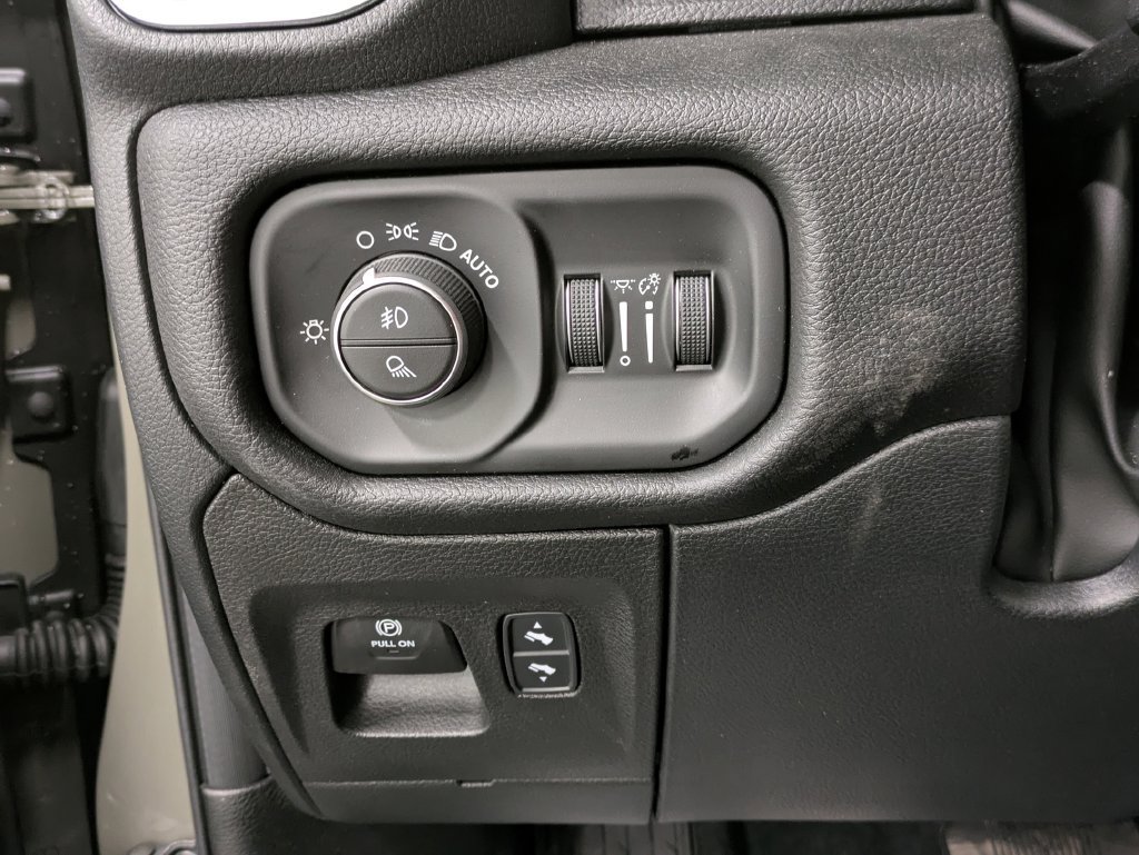 Used 2026 RAM 1500 Laramie AWD/4WD image 23