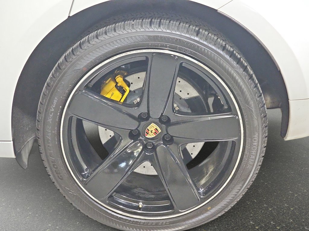 Used 2016 Porsche Macan Turbo AWD/4WD image 35