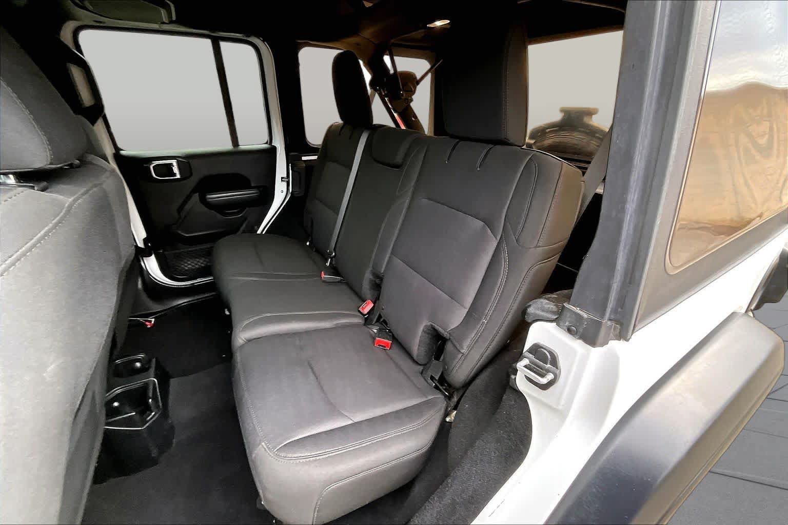 Used 2018 Jeep Wrangler Unlimited Sport S AWD/4WD image 21