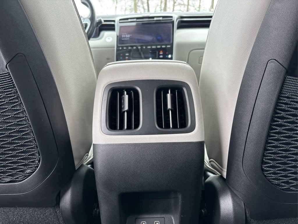 Used 2022 Hyundai Tucson Limited image 27
