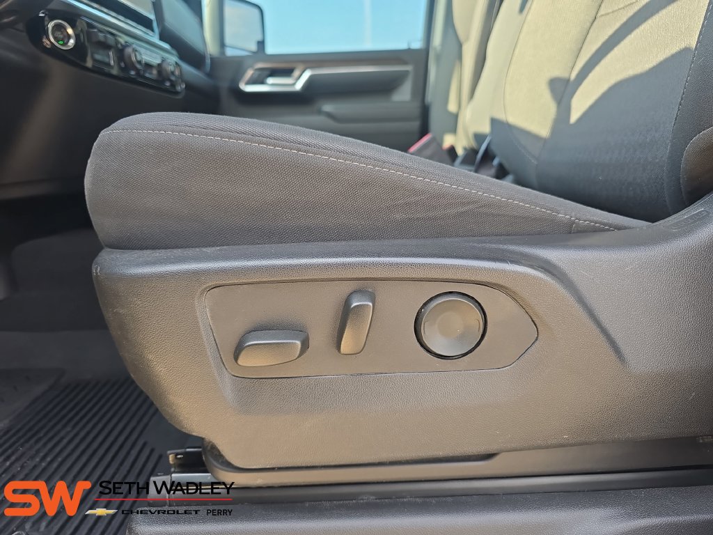 Used 2025 Chevrolet Silverado 2500 LT w/ Convenience Package AWD/4WD image 30