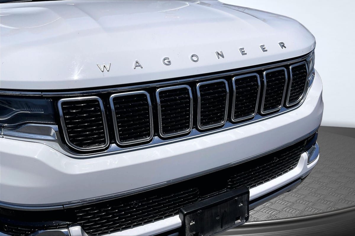 Used 2024 Jeep Wagoneer L Series II RWD image 29