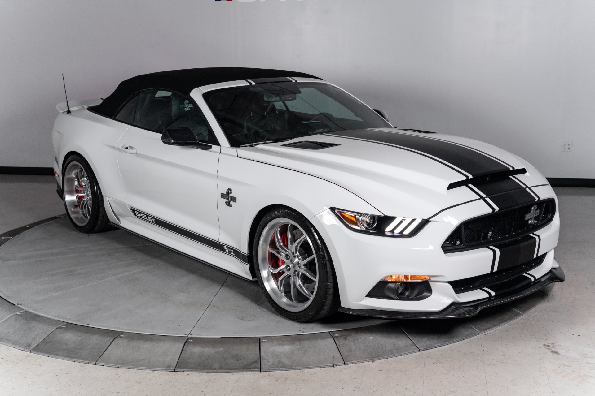 Used 2015 Ford Mustang GT Premium w/ Equipment Group 401A RWD image 23