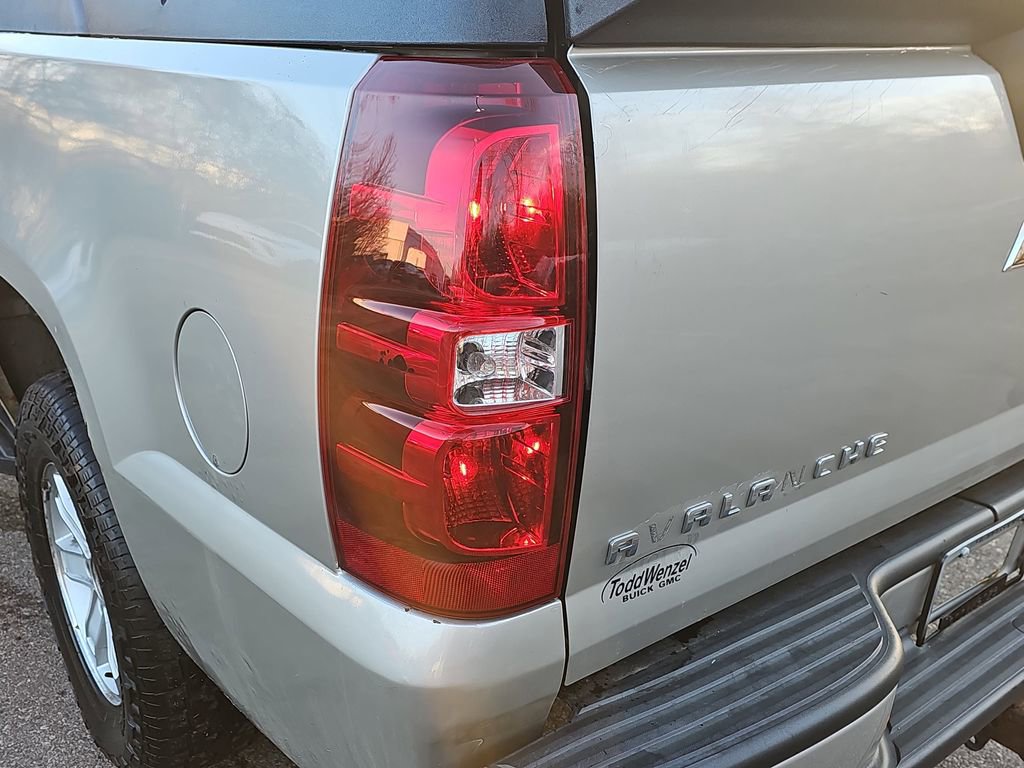 Used 2007 Chevrolet Avalanche LT image 36