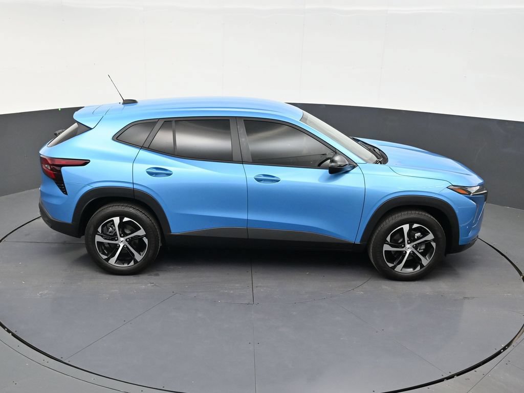 Used 2025 Chevrolet Trax RS FWD image 17