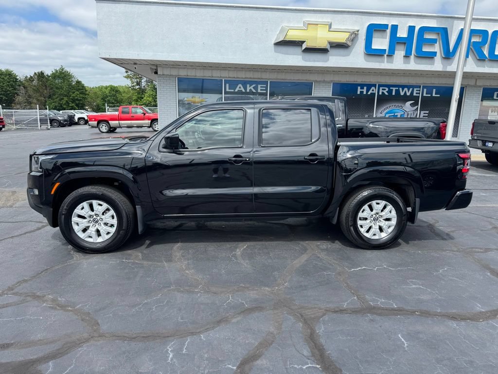 Used 2023 Nissan Frontier SV w/ SV Convenience Package RWD image 2