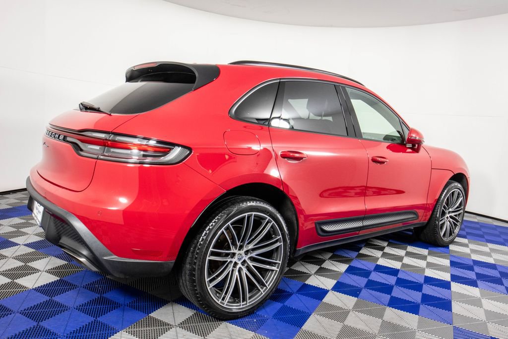 Used 2024 Porsche Macan Premium Package Plus w/ Premium Plus Package image 5