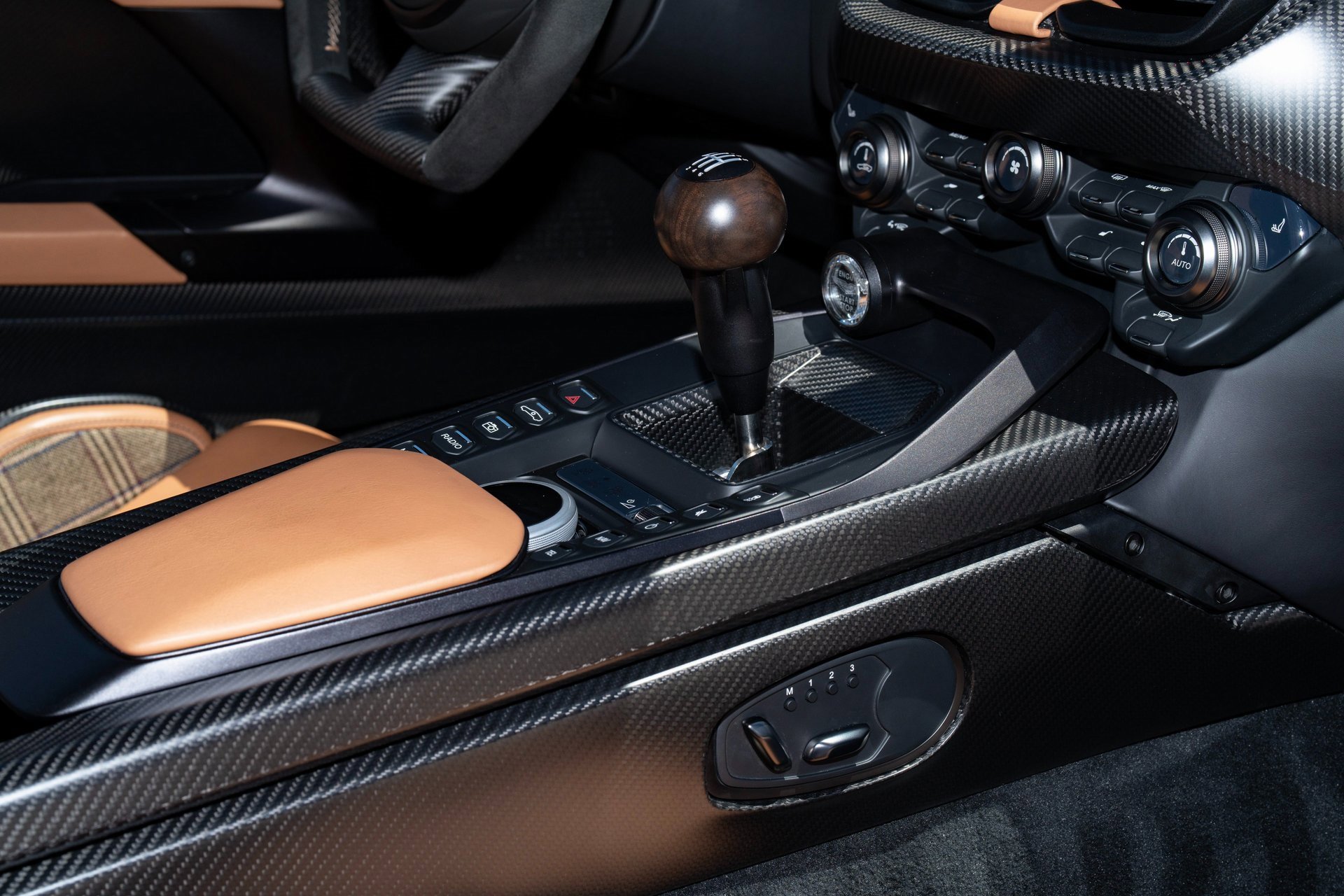 Used 2024 Aston Martin Valour image 70