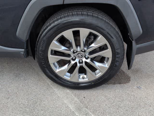 Used 2019 Toyota RAV4 XLE Premium w/ Cold Weather Package AWD/4WD image 14