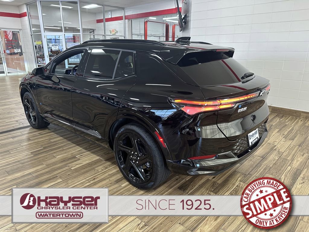 Used 2024 Chevrolet Equinox EV RS image 3