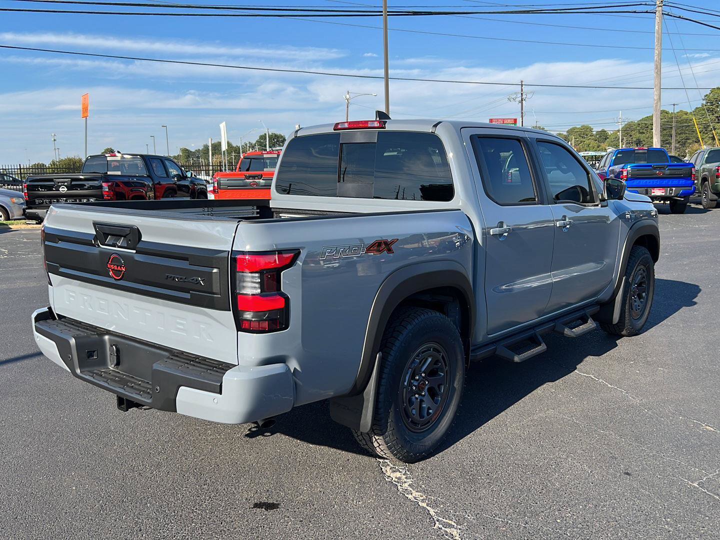 New 2026 Nissan Frontier PRO-4X w/ Pro-4x Convenience Package image 5