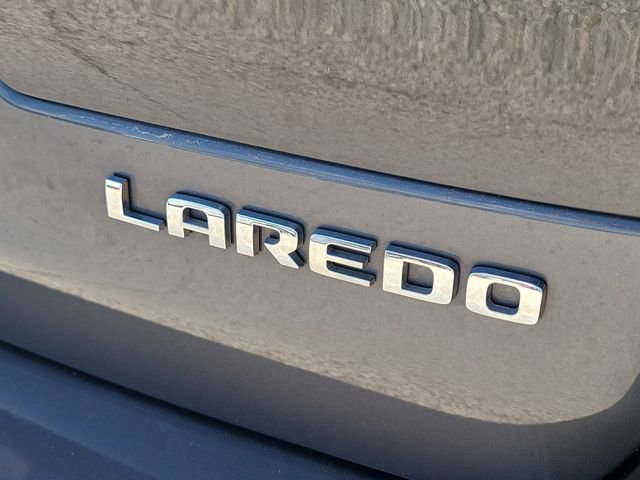 Used 2023 Jeep Grand Cherokee L Laredo RWD image 9