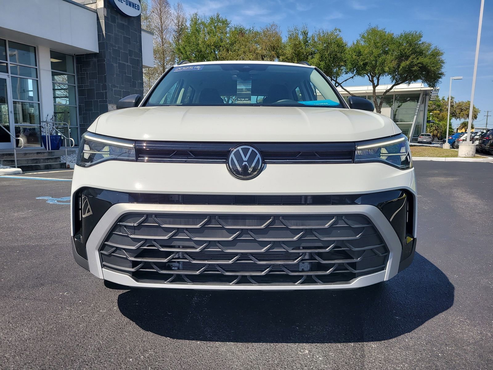 Certified 2025 Volkswagen Taos S FWD image 3