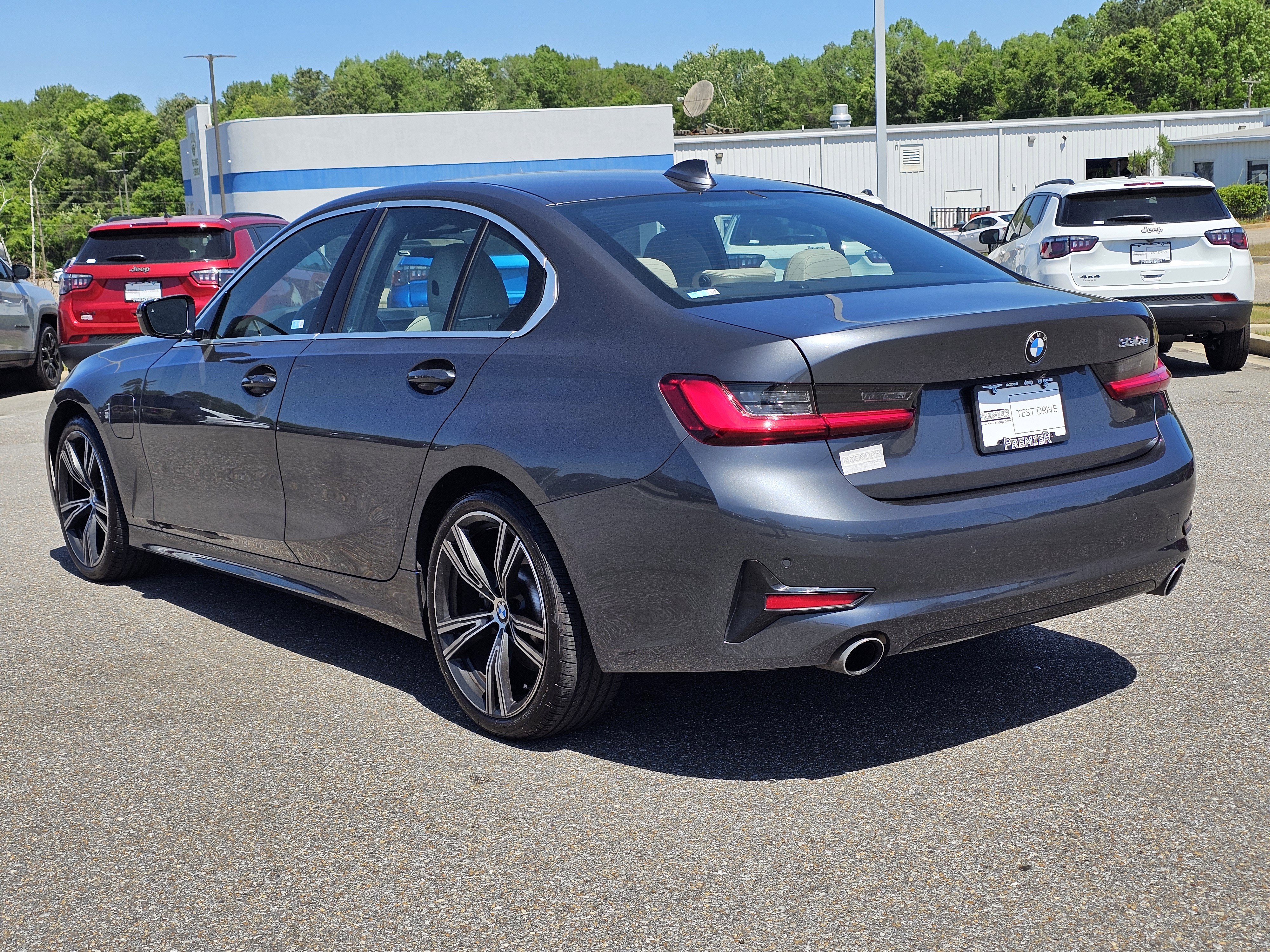 Used 2021 BMW 330e w/ Convenience Package image 11