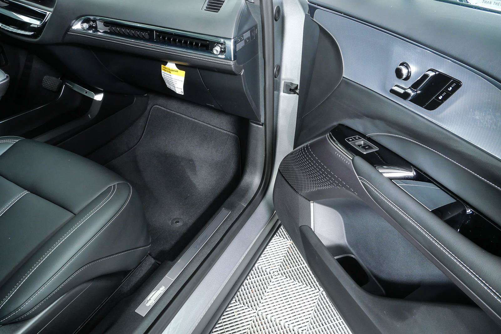 Certified 2024 Cadillac Lyriq Tech RWD image 24