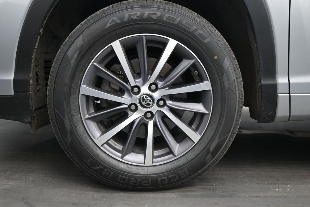 Used 2018 Toyota Highlander XLE FWD image 15