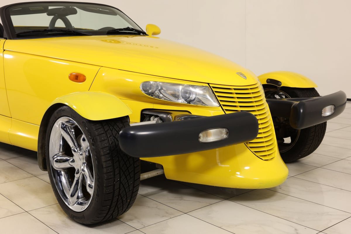 Used 2000 Plymouth Prowler RWD image 32
