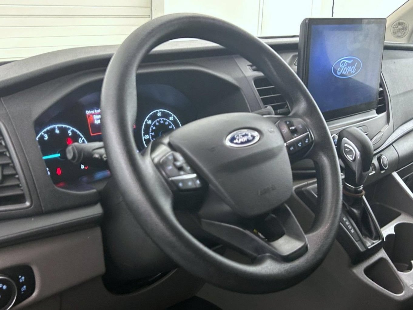 Used 2022 Ford Transit 350 XLT RWD image 11