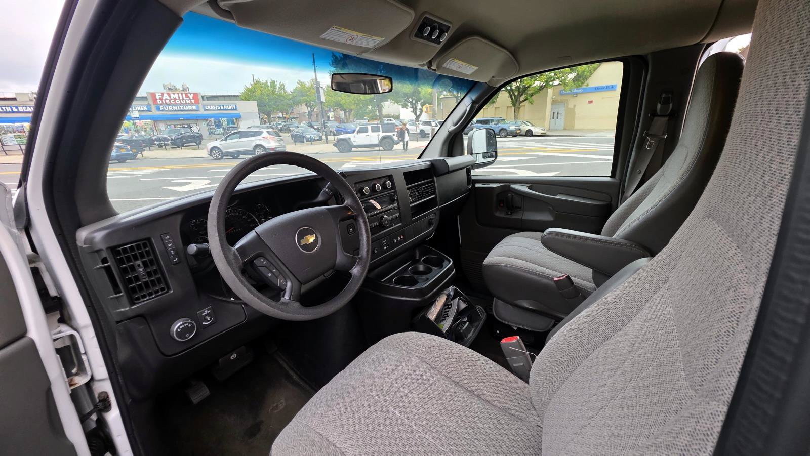 Used 2014 Chevrolet Express 3500 LT w/ LT Preferred Equipment Group RWD image 12