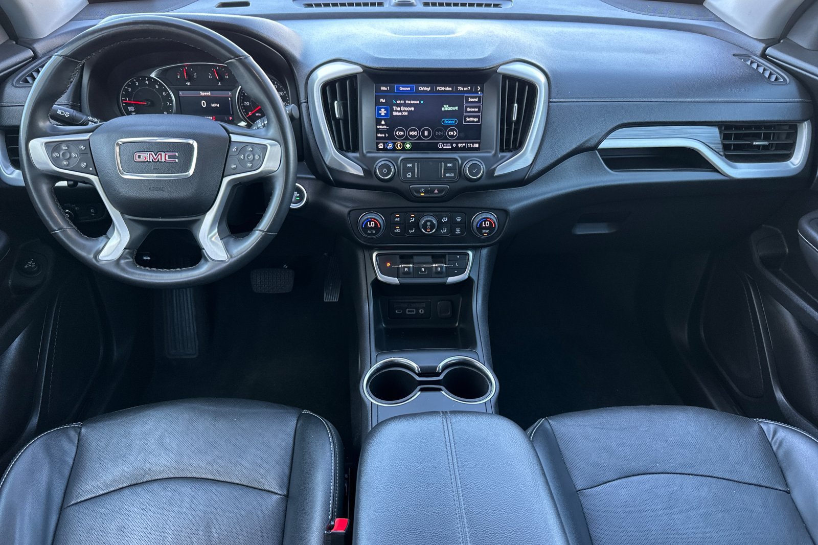 Used 2024 GMC Terrain SLT FWD image 15