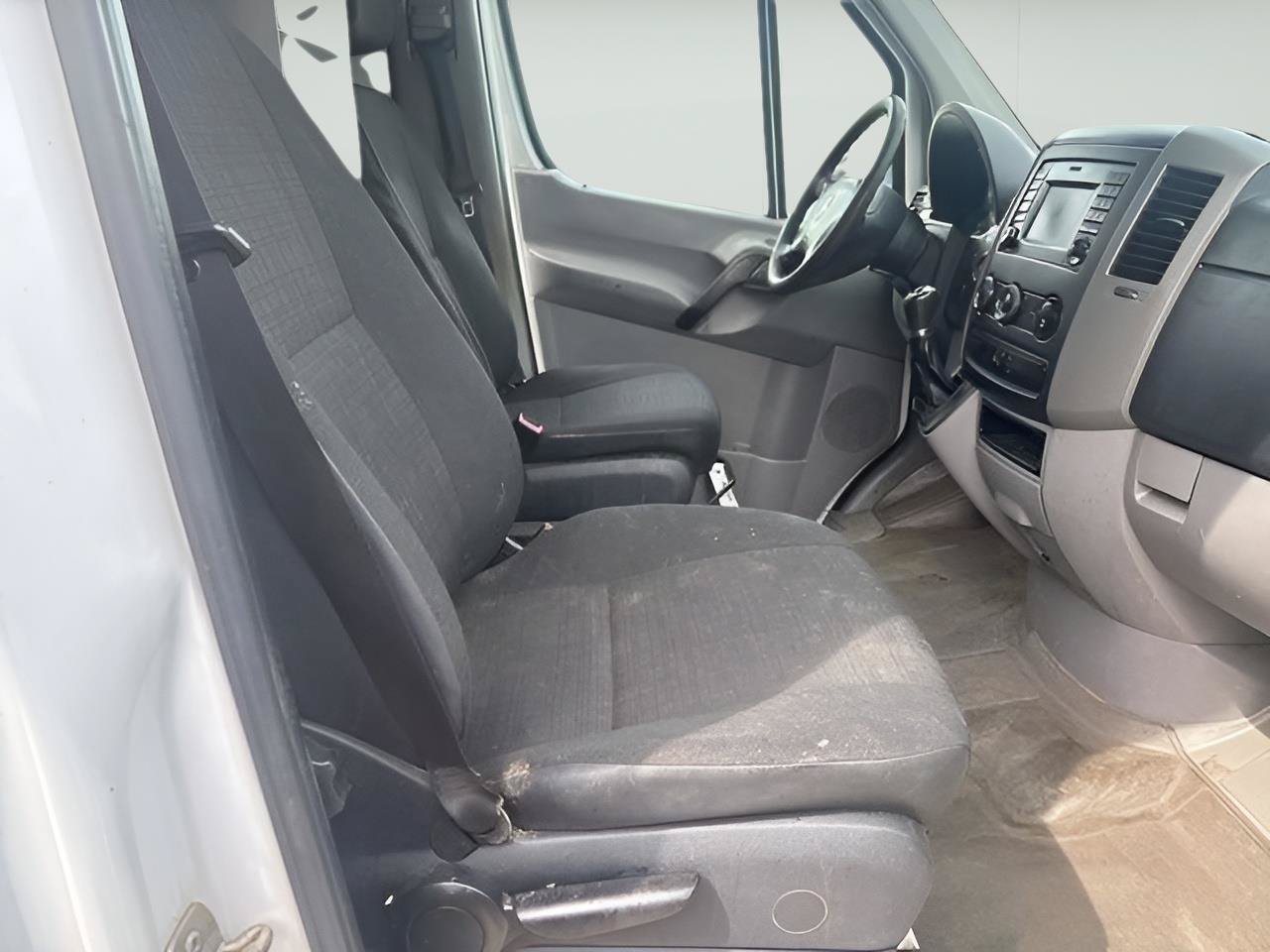 Used 2014 Freightliner Sprinter 2500 RWD image 14