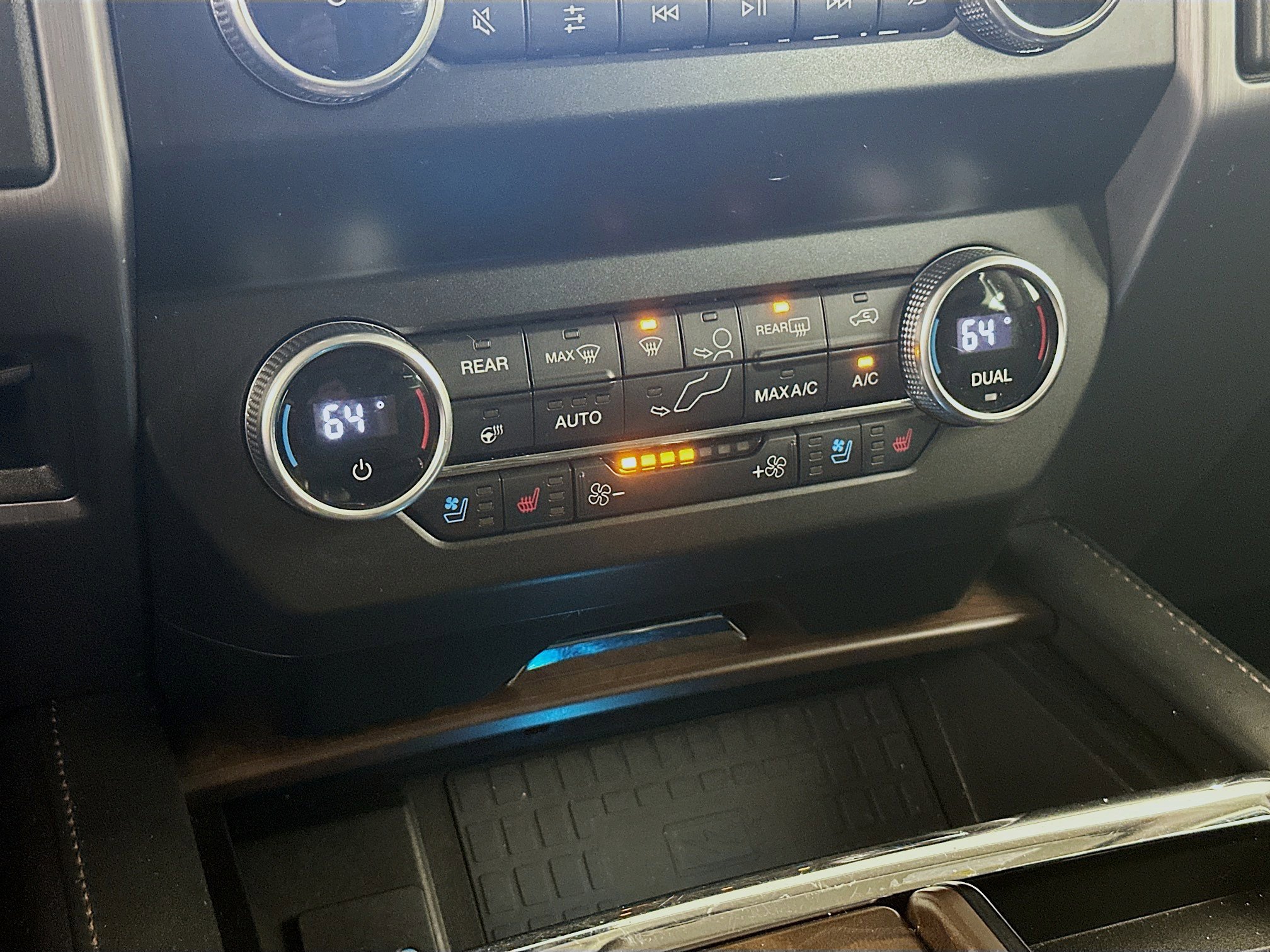 Used 2021 Ford Expedition Platinum image 24