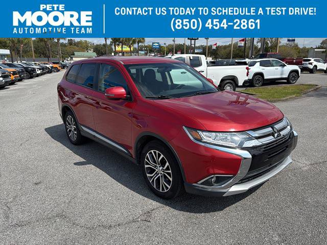 Used 2018 Mitsubishi Outlander SE image 1