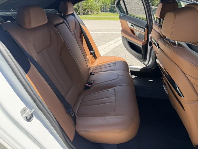 Used 2021 BMW 740i xDrive w/ M Sport Package AWD/4WD image 15