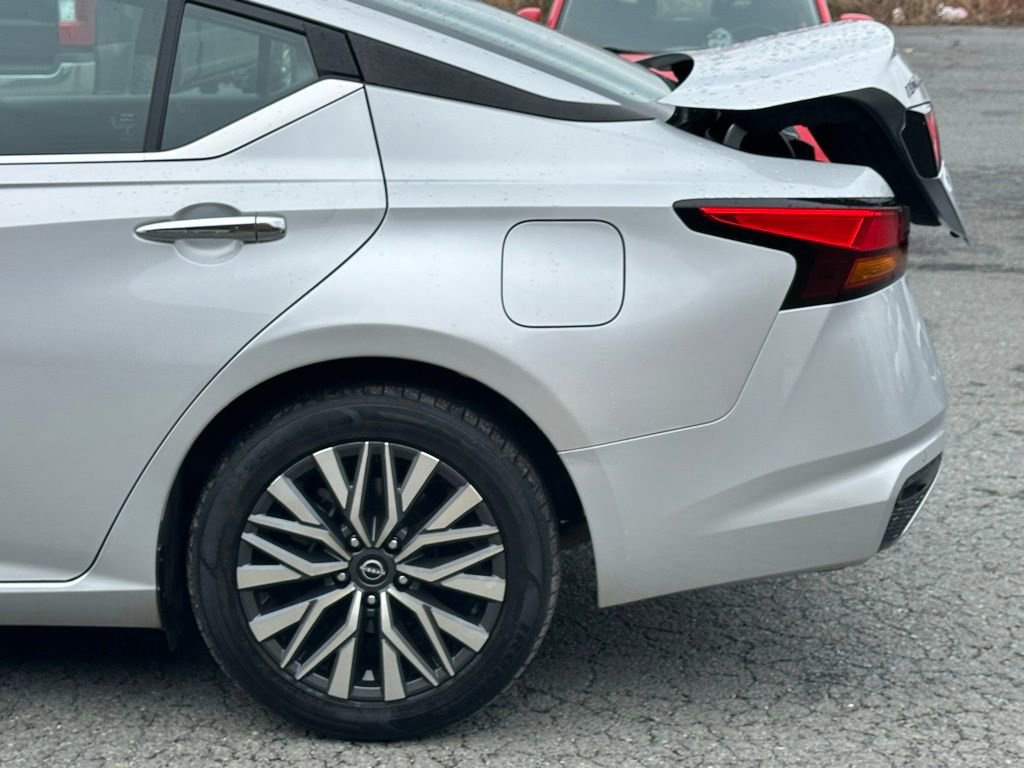Used 2024 Nissan Altima 2.5 SV image 37