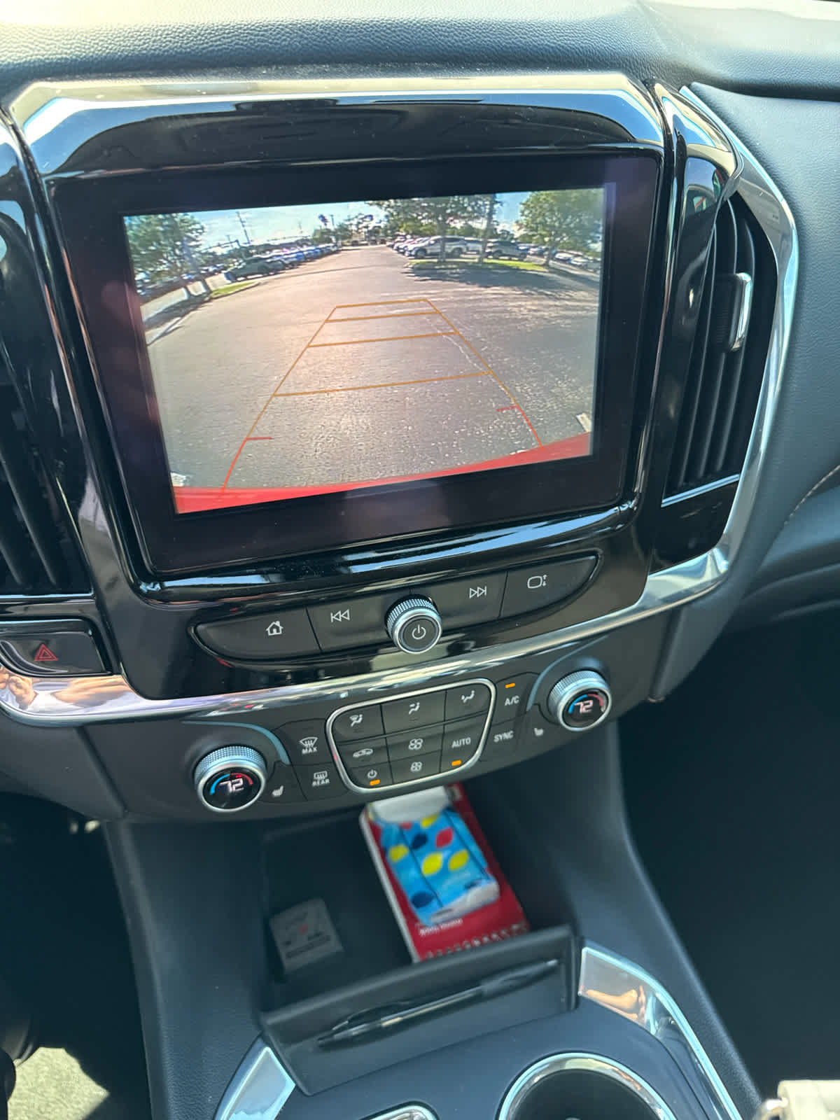 Used 2018 Chevrolet Traverse LT FWD image 11
