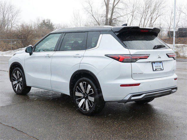 New 2026 Mitsubishi Outlander SEL image 2