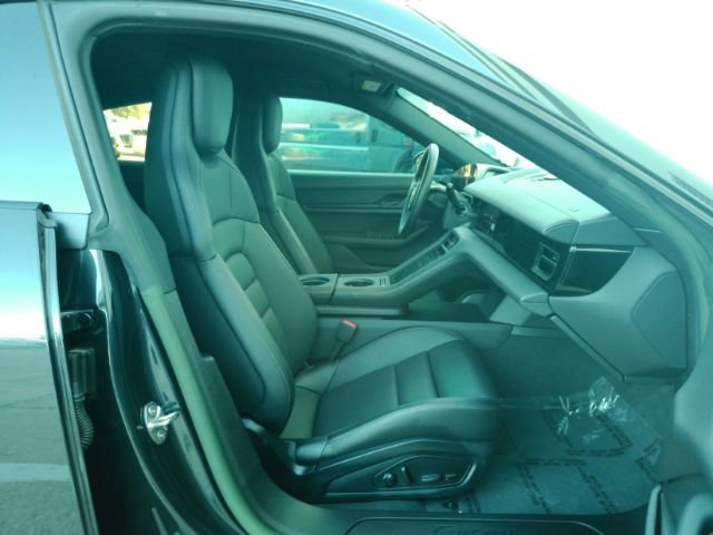 Used 2023 Porsche Taycan image 19