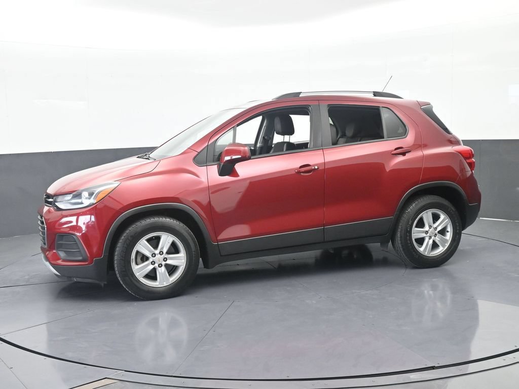 Used 2021 Chevrolet Trax LT w/ LT Convenience Package FWD image 2