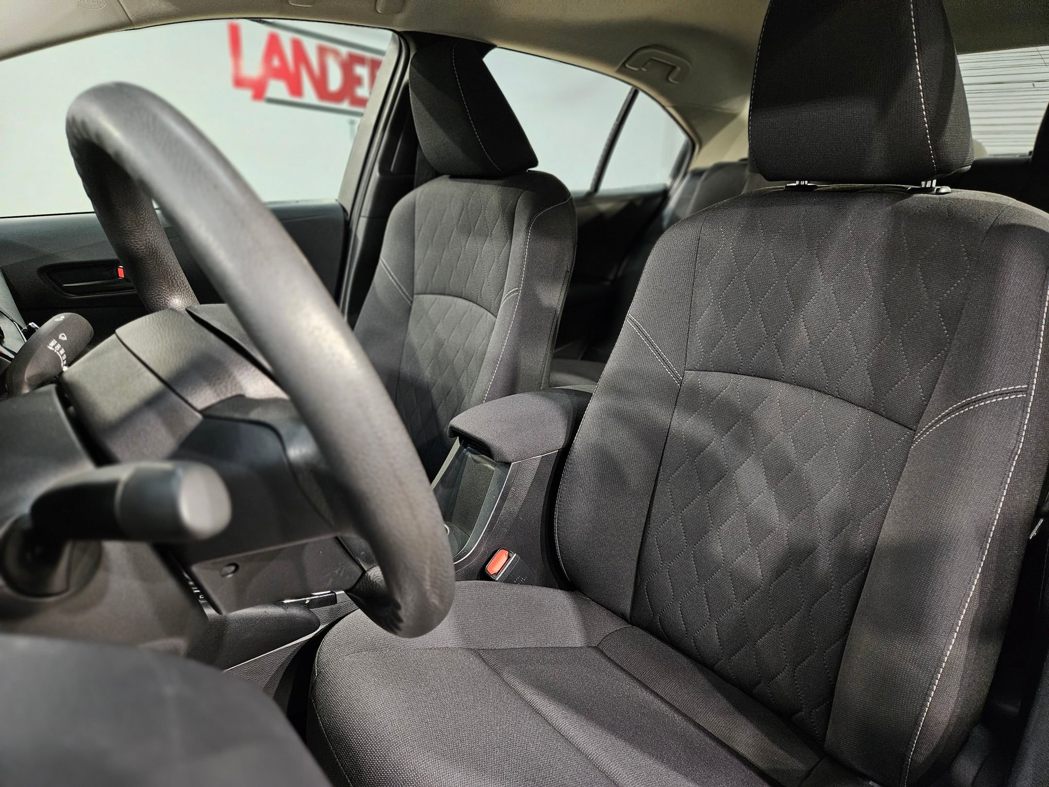 Used 2025 Toyota Corolla LE image 23