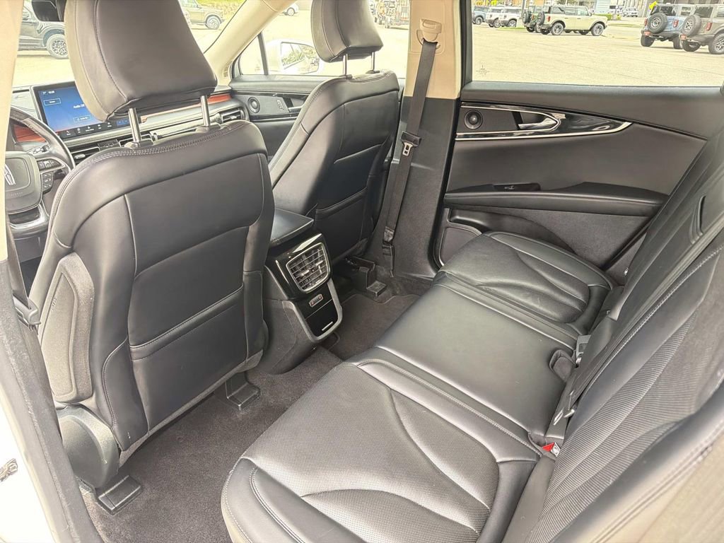 Used 2022 Lincoln Nautilus Reserve image 14