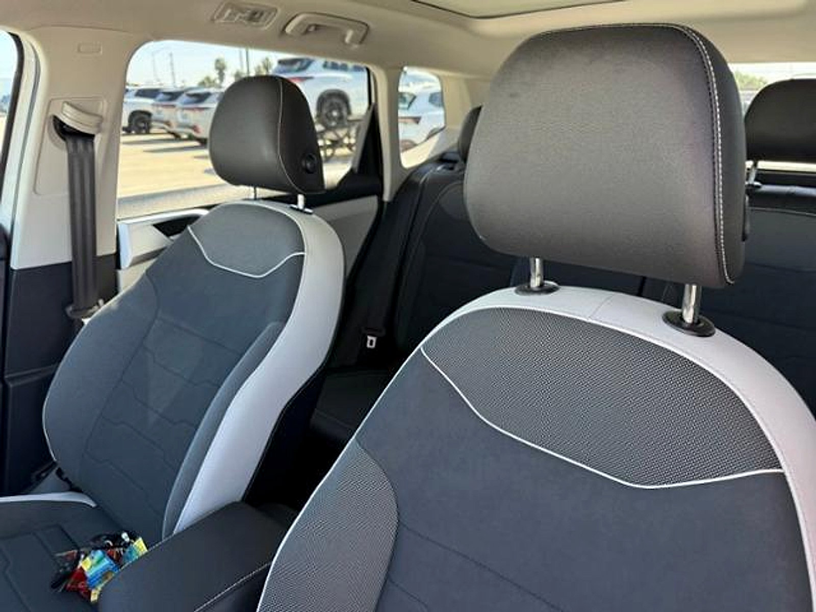 New 2026 Volkswagen Taos SE FWD image 13